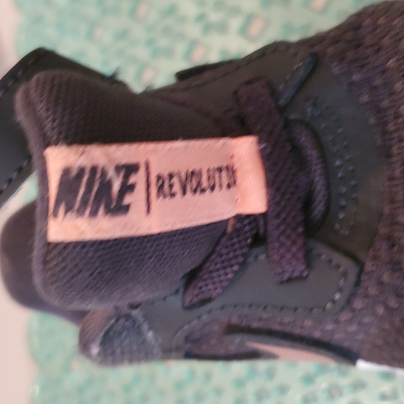 Reduced! Nike Revolution toddler sneakers - Picture 5 of 7